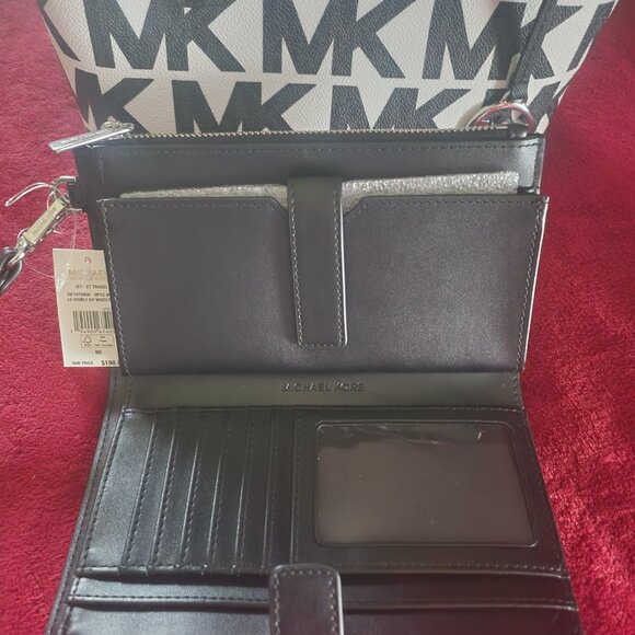 Michael Kors - Picture 3 of 8